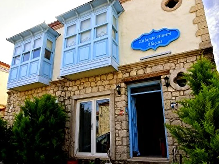 Zübeyde Hanım Alaçatı Otel İzmir Çeşme Alaçatı