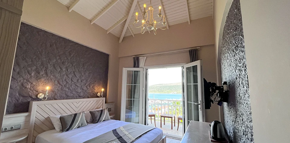 Noa Deluxe Sea Room