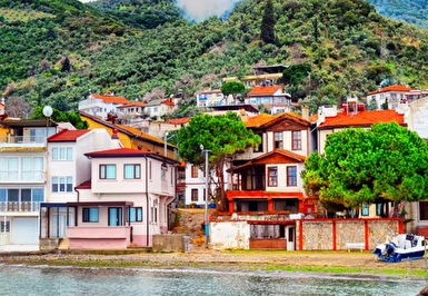 23 Nisan Özel Bursa İznik Trilye Mudanya Gölyazı Turu / 1 Gece Otel Konaklaması