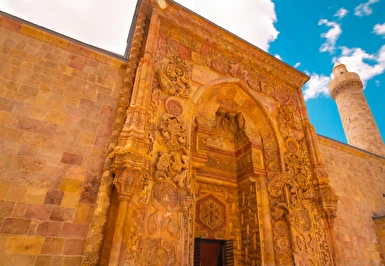 Eskişehir Çıkışlı Yüksek Hızlı Tren ile Doğu Anadolu (Sivas Divriği Kemaliye Elazığ Tunceli Erzincan) Turu / 4 Gece Otel Konaklaması