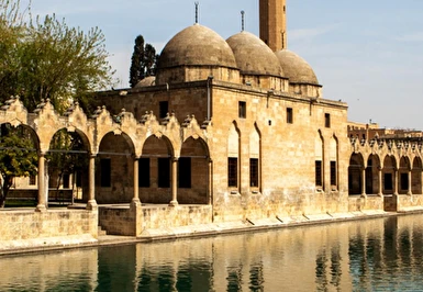 İş Ailem Özel İzmir Çıkışlı Uçaklı Gap Turu 3 Gece Otel Konaklaması