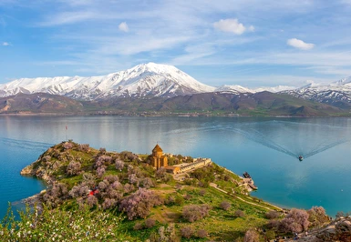 İzmir Çıkışlı Uçaklı Van'dan Diyarbakır'a Kadim Topraklar Hakkari Şırnak Turu / 4 Gece Otel Konaklaması