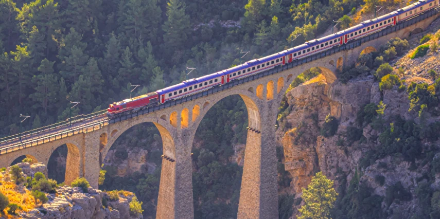 1 Mayıs Özel Ankara Çıkışlı Uçaklı Adana Mersin Tarsus Lezzet Turu Ajet İle/ 2 Gece Otel Konaklaması