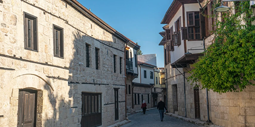 1 Mayıs Özel Ankara Çıkışlı Uçaklı Adana Mersin Tarsus Lezzet Turu Ajet İle/ 2 Gece Otel Konaklaması