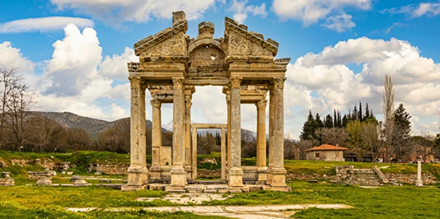 1 Mayıs Özel Antik Kent Rüyası ( Nysa Afrodisias Hierapolis Laodikya ) ve Pamukkale Turu / 1 Gece Otel Konaklaması