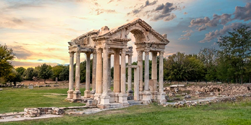 1 Mayıs Özel Antik Kent Rüyası ( Nysa Afrodisias Hierapolis Laodikya ) ve Pamukkale Turu / 1 Gece Otel Konaklaması