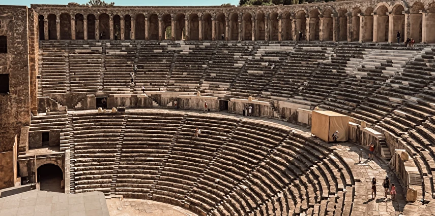 1 Mayıs Özel Lavanta Bahçeleri Salda Gölü Sagalassos ve Pamukkale Turu / 1 Gece Otel Konaklaması