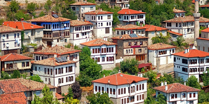 1 Mayıs Özel Safranbolu Abant Gölü Gölcük ( Cennet ) Gölü Turu / 1 Gece Otel Konaklaması