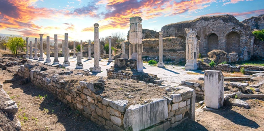 19 Mayıs Özel Antik Kent Rüyası ( Nysa Afrodisias Hierapolis Laodikya ) ve Pamukkale Turu / 1 Gece Otel Konaklaması