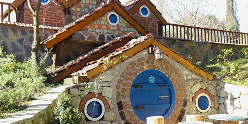29 Ekim Özel Abant Sapanca Maşukiye Hobbit Evleri Ormanya Turu / 1 Gece Otel Konaklaması