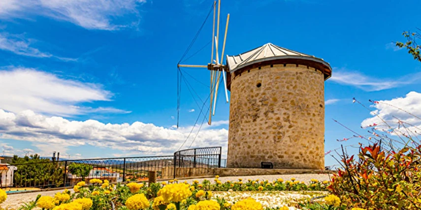 29 Ekim Özel Salda Gölü Pamukkale Çeşme Alaçatı Turu / 1 Gece Otel Konaklaması