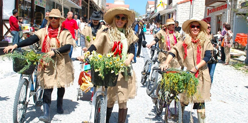 Alaçatı Ot Festivali Turu / Ramada By Wyndham Çeşme / 1 Gece Otel Konaklaması İstanbul Bursa Çıkışlı