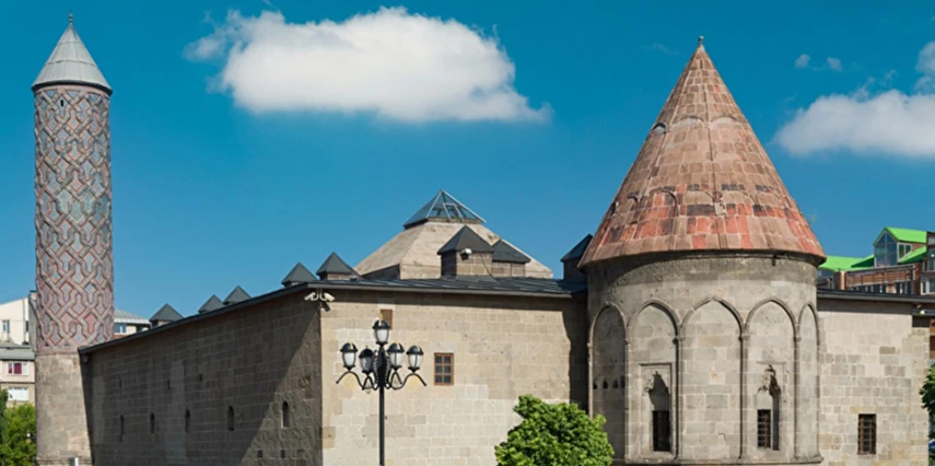 Ankara Çıkışlı Uçak & Doğu Ekspresi ile Van Kars Erzurum Turu Ajet ile / 3 Gece Otel Konaklaması