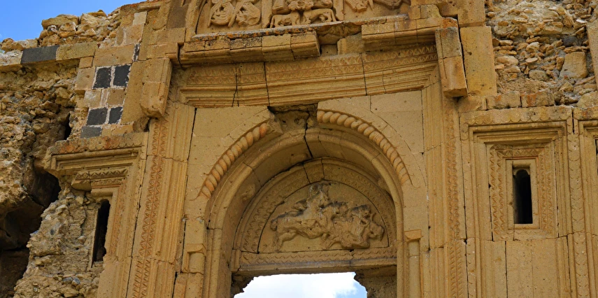 Ankara Çıkışlı Uçaklı Kadim Topraklar Siirt Hakkari Berçelan Van Turu Ajet ile / 3 Gece Otel Konaklaması