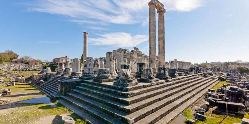 Antalya Çıkışlı Uçaklı Çeşme Alaçatı Ilıca Urla Sığacık Kuşadası Didim Foça Turu / 4 Gece Otel Konaklaması 