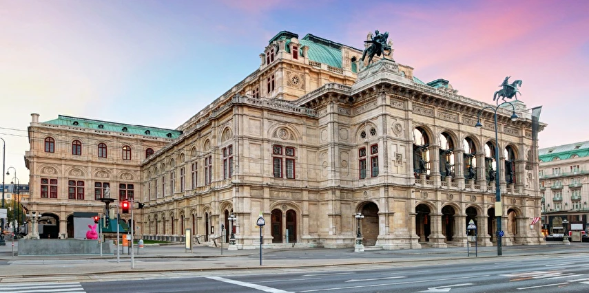 Antalya Hareketli Noel Zamanı Sun Express Havayolları ile Grand Munich Hallstatt Salzburg Viyana Turu MUC - VIE