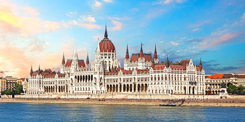 Antalya Hareketli Sun Exspress Havayolları ile Grand Berlin Nurnberg Prag Turu BER - PRG 