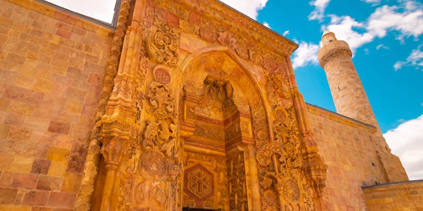 Antalya Konya Aksaray Kayseri Çıkışlı Doğu Anadolu İncileri Turu / 5 Gece Otel Konaklaması