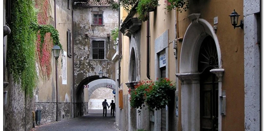 Avrupa Noel Pazarları ve Işık Festivali İtalya Fransa Turu Thy ile 3 Gece 4 Gün