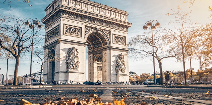 Avrupa'nın Kalbi Benelux & Paris Turu Ajet Havayolları ile 7 Gece 8 Gün Promosyon DUS - FRA