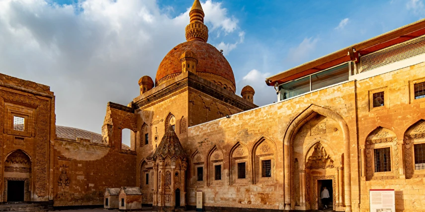 Blue And More Travel Özel Uçaklı Doğu Anadolu İncileri Turu Pegasus ile / 5 Gece Otel Konaklaması