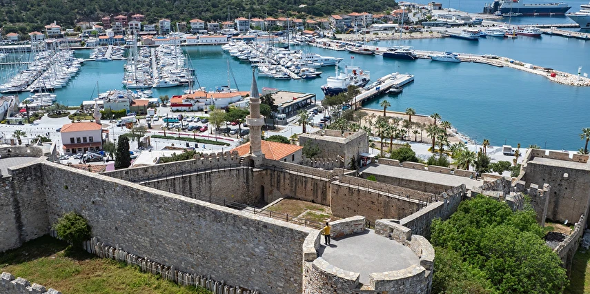 Çeşme Alaçatı Ot Festivali ve Urla Enginar Festivali Turu / 1 Gece Otel Konaklaması İstanbul Bursa Çıkışlı