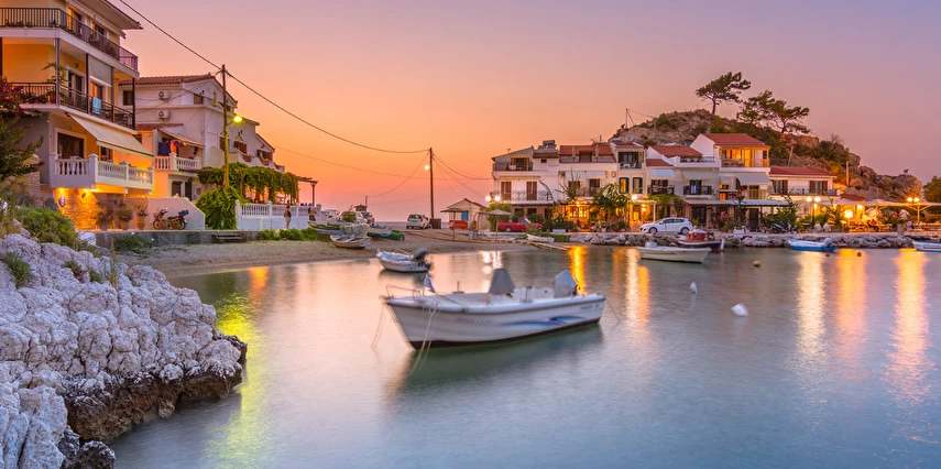 Çeşme Hareketli Ekspres Sakız Adası Turu 1 Gece Feribotlu Hergün Hareketli