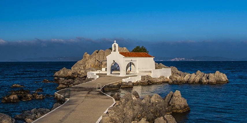 Çeşme Hareketli Feribot ile Sakız Adası Turu 2 Gece 3 Gün 