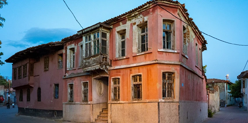 Foça Bergama Işıklı Göl Clandras Köprüsü Kuladokya Turu / / 1 Gece Otel Konaklaması İstanbul Bursa Çıkışlı