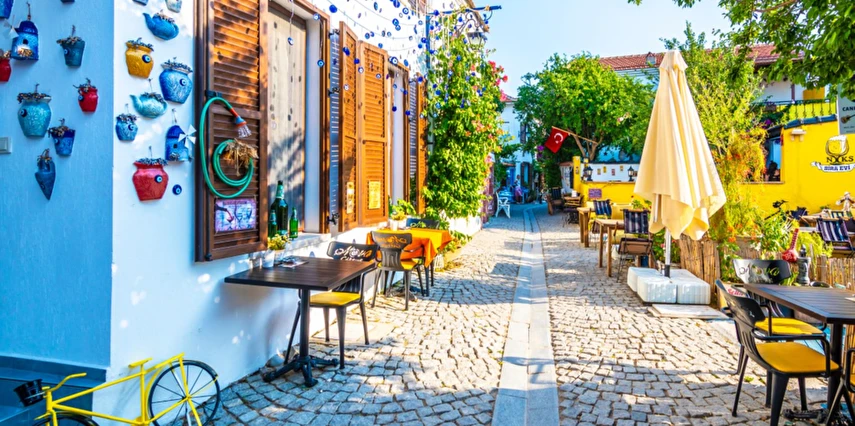 Foça Çeşme Alaçatı Ilıca Sığacık Urla Turu / 2 Gece Otel Konaklaması İstanbul Bursa Çıkışlı