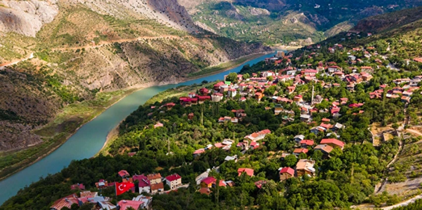 İş Ailem Özel İstanbul Çıkışlı Uçaklı Sivas Erzincan Tunceli Elazığ Kemaliye Turu 3 Gece Otel Konaklamalı
