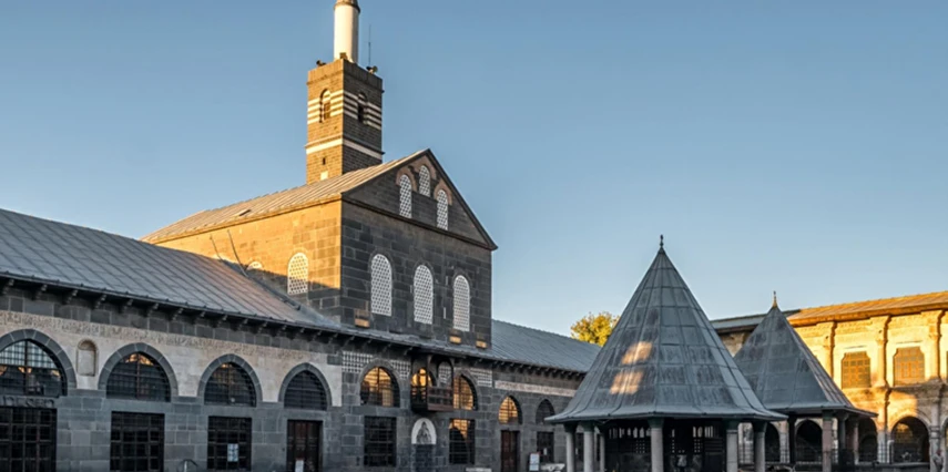 İş Ailem Özel İzmir Çıkışlı Uçaklı Gap Turu 3 Gece Otel Konaklaması