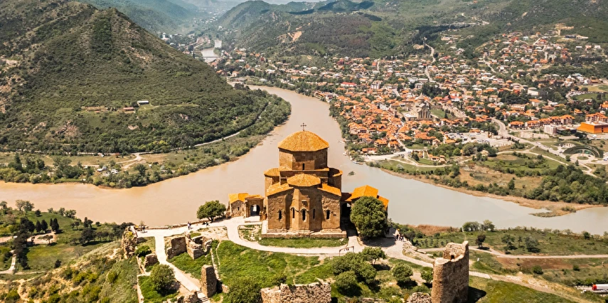 İzmir Çıkışlı Uçaklı Gürcistan Doğu Karadeniz Kars Erzurum Turu / 6 Gece Otel Konaklaması (1 Gece Batum 2 Gece Tiflis Konaklamalı)