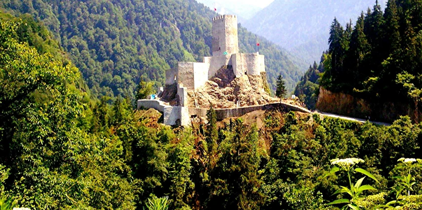 İzmir Uşak Afyon Çıkışlı Yeşil Karadeniz Yaylalar ve Batum Turu (Batum Turu Dahil) / 5 Gece Otel Konaklaması