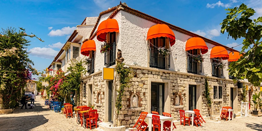 Nergis Zamanı İzmir Köyleri ve Sardes Kula Turu / 1 Gece Otel Konaklaması