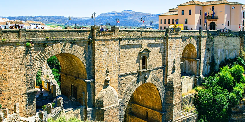Noel Pazarları Endülüs Turu Sevilla & Malaga & Granada Ajet Havayolları ile 4 Gece 5 Gün (Abc-abc)