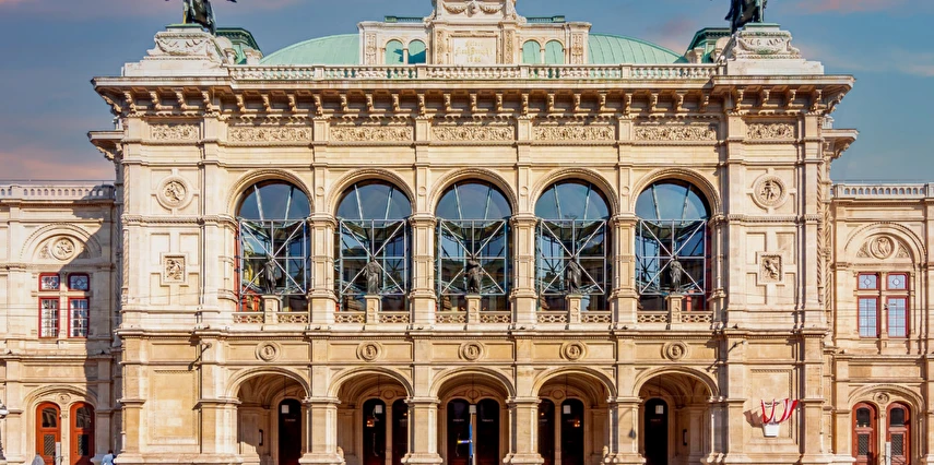 Orta Avrupa Beşlisi Polonya Çekya Avusturya Slovakya Macaristan Turu Thy İle 7 Gece 8 Gün WAW-BUD