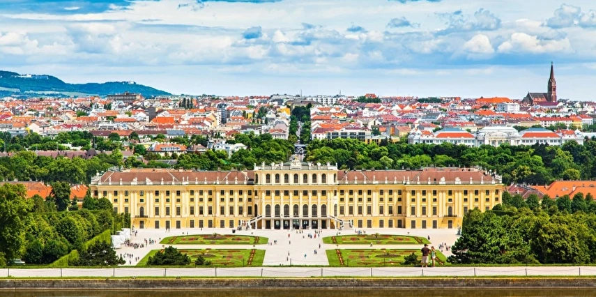 Orta Avrupa Turu Viyana & Prag & Berlin Turu THY ile Ramazan Bayramı Özel 2027 (Vıe-ber)