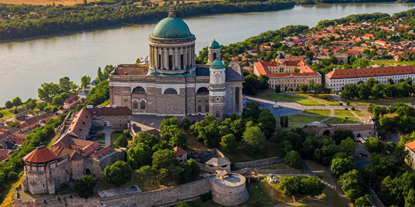 Orta Avrupa'dan Adriyatik'e Macaristan Hırvatistan Slovenya Avusturya Turu Ajet ile 7 Gece 8 Gün BUD-VIE