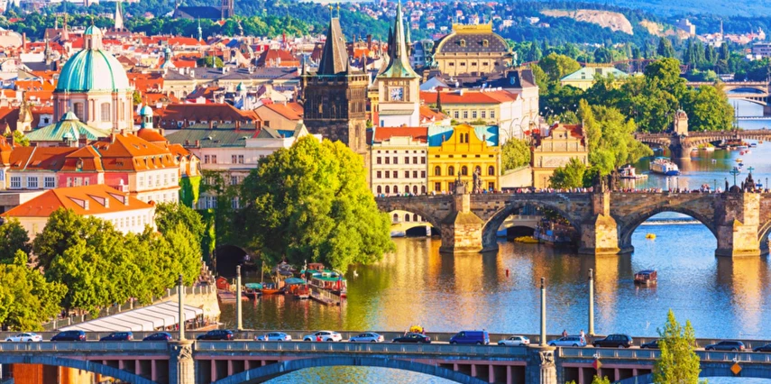 Orta Avrupa'nın Altın Üçgeni Cesky Krumlov & Bratislava Turları Dahil Sömestre Özel THY ile 7 Gece 8 Gün (BUD-PRG)