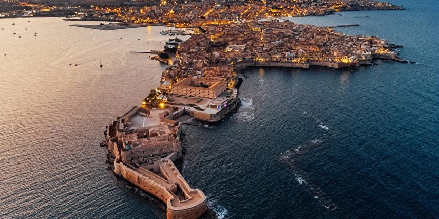 Otobüs ile Amalfi'den Sicilya'ya Güney İtalya Masalı Turu 8 Gece 10 Gün 2027 Dönemi