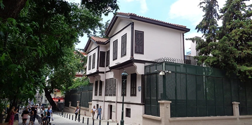 Otobüs ile Balkan Masalı Turu 7 Gece 9 Gün