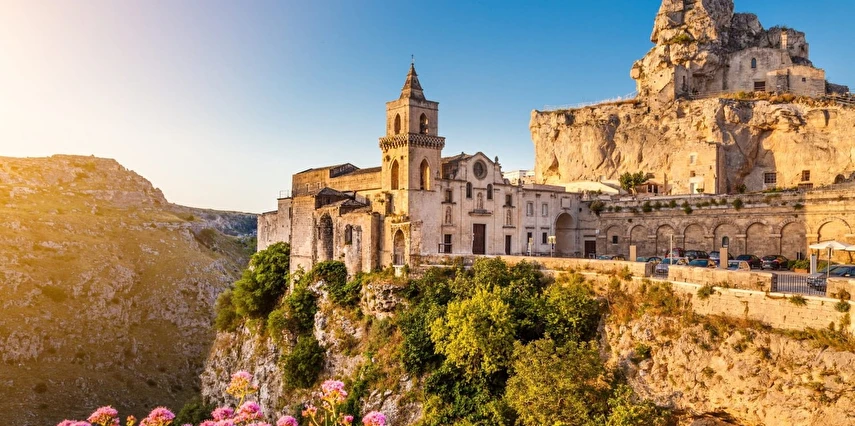 Otobüs ile İzmir Çıkışlı Büyük İtalya & Como Gölü ve Yunanistan Masalı 7 Gece 9 Gün - 2027 Dönemi
