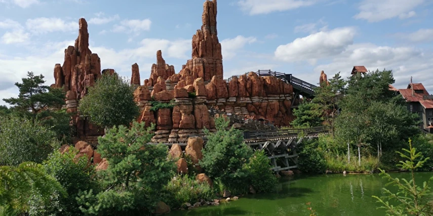 Paris Disneyland Turu Pegasus Havayolları ile 4 Gece 5 Gün Kış 2027
