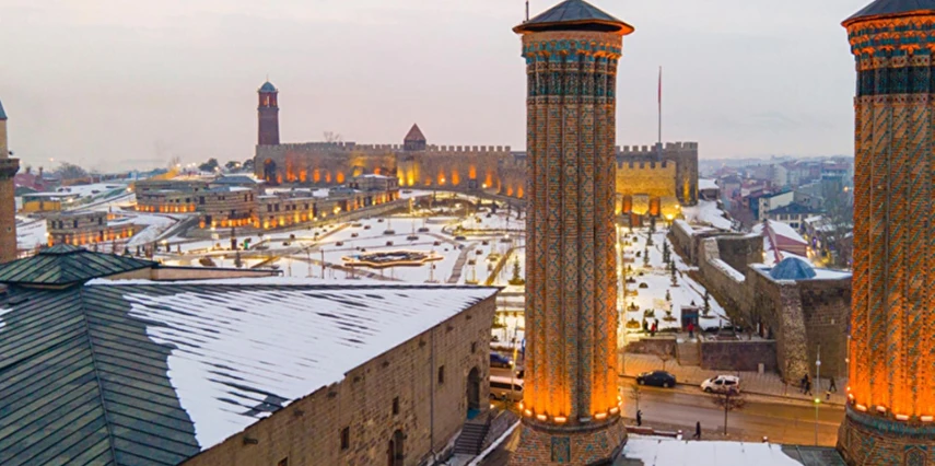 Ramazan Bayramı Özel Ankara Çıkışlı Uçak & Doğu Ekspresi ile Van Kars Erzurum Turu Ajet ile / 3 Gece Otel Konaklaması