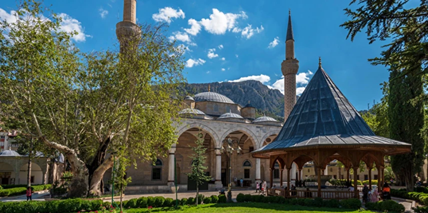 Ramazan Bayramı Özel Burdur Isparta Çıkışlı Yeşil Karadeniz Yaylalar ve Batum Turu (Batum Turu Dahil) / 5 Gece Otel Konaklaması