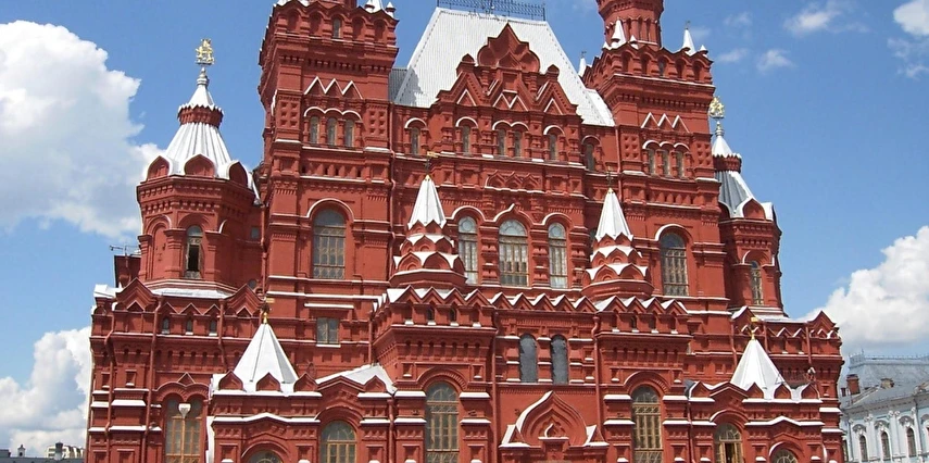 Rusya'nın İki Başkenti Moskova & St. Petersburg Ajet ile 5 Gece Vize Dahil Vko-led