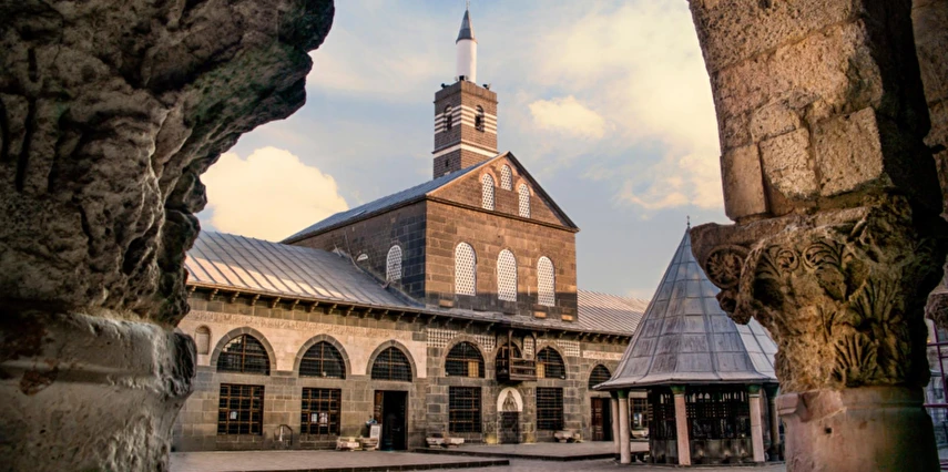 Sevgililer Günü Özel Uçaklı Mardin Urfa Göbeklitepe Gaziantep Turu Ajet ile / 2 Gece Otel Konaklaması