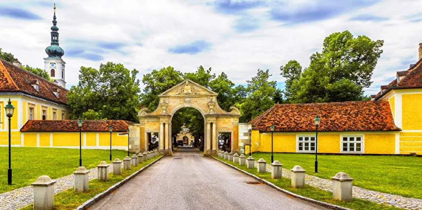 Silver Tuna'nın Üç Başkenti Avusturya Slovakya Macaristan Turu Ajet ile 4 Gece 5 Gün Vie-bud