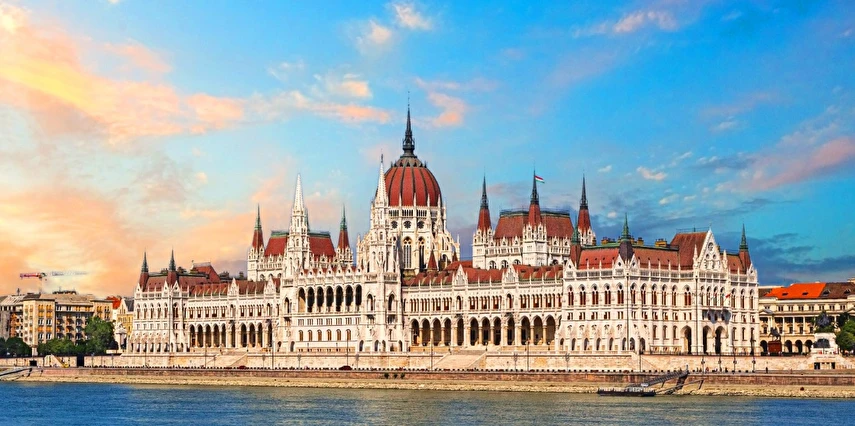 Türk Havayolları ile Noel Zamanı Grand Berlin Prag Nurnberg Turu 4 Gece 5 Gün BER - NUE